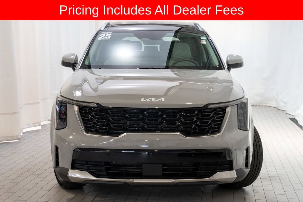 Used 2025 Kia Sorento S w/ Panoramic Sunroof Package FWD image 2