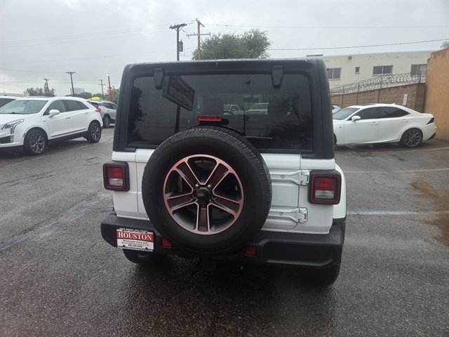 Used 2023 Jeep Wrangler Unlimited Sahara AWD/4WD image 2