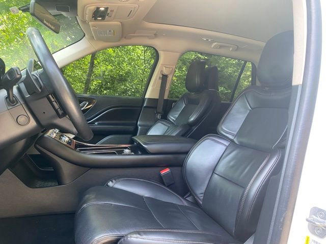 Used 2022 Lincoln Aviator Reserve w/ Equipment Group 201A AWD/4WD image 16