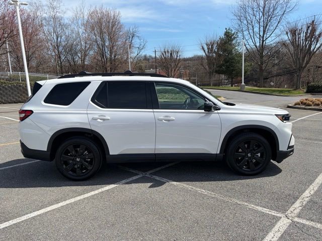 Certified 2025 Honda Pilot Black Edition image 9