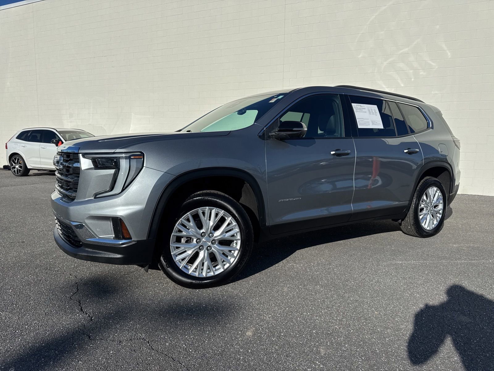 Used 2024 GMC Acadia Elevation w/ Luxury Package image 1