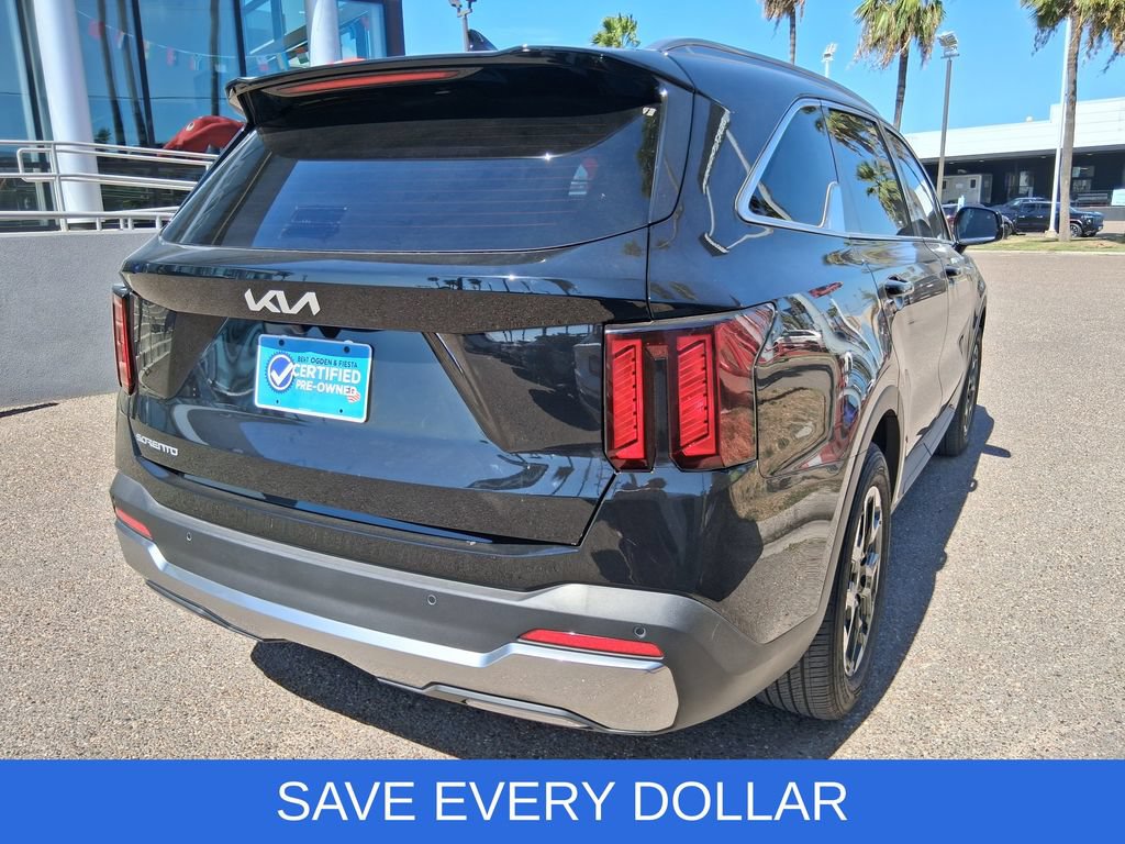 Used 2024 Kia Sorento S w/ Panoramic Sunroof Package FWD image 5