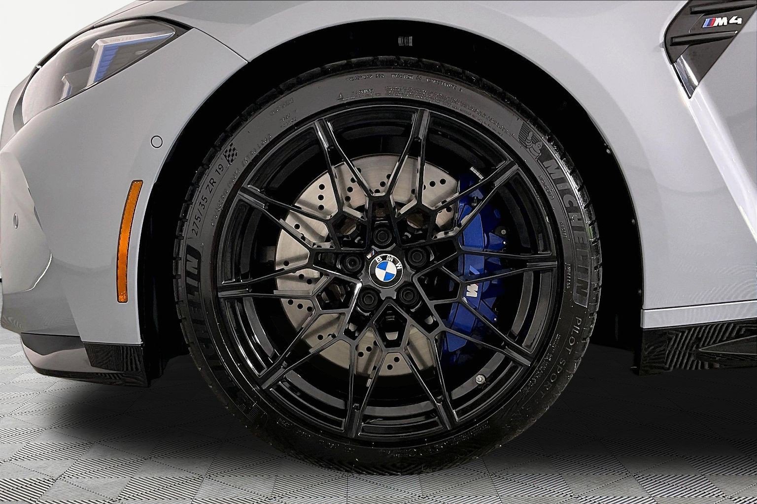 Used 2025 BMW M4 Coupe w/ Executive Package RWD image 12