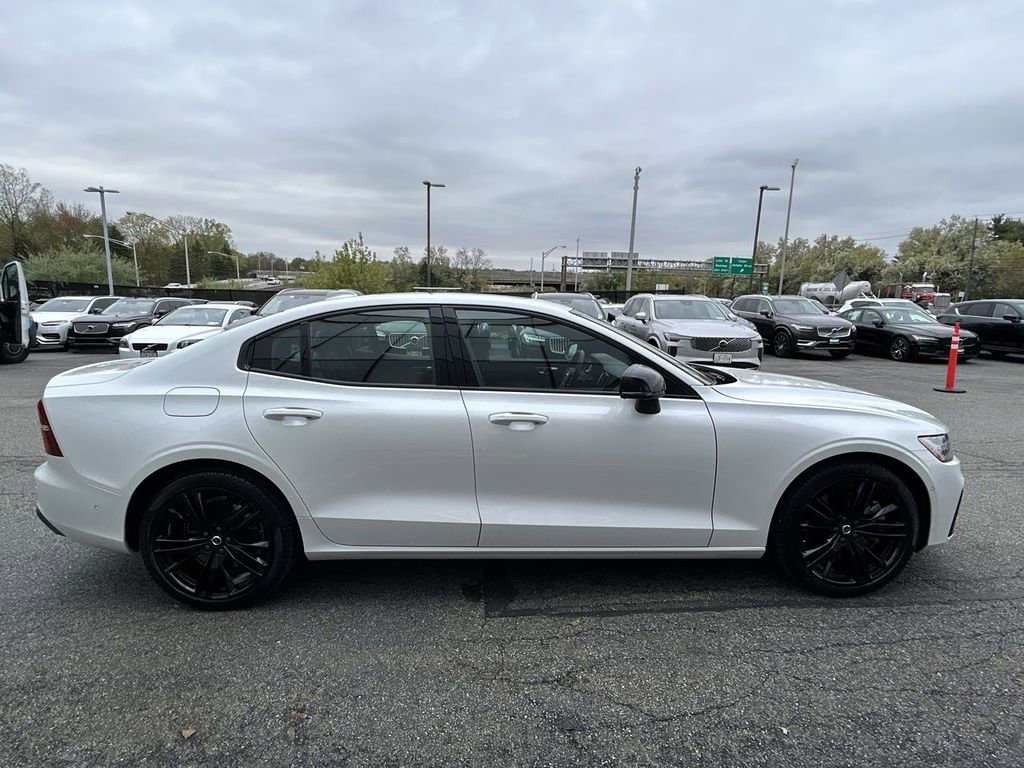 Certified 2025 Volvo S60 T8 Ultra AWD/4WD image 9