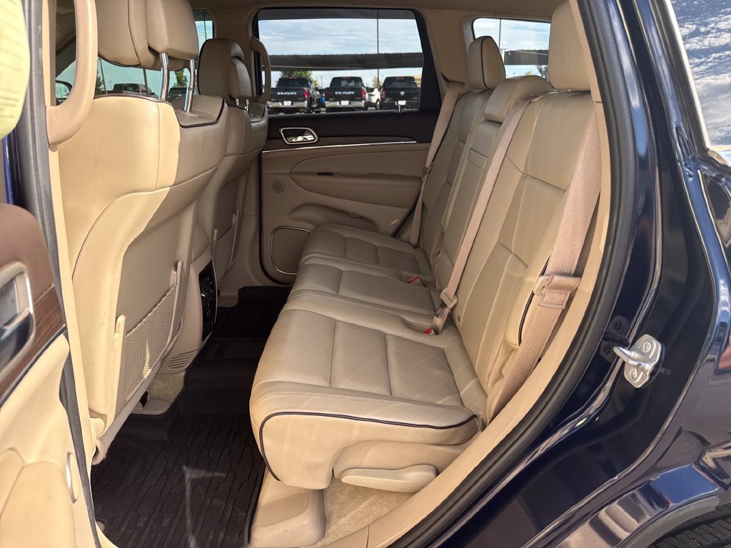 Used 2017 Jeep Grand Cherokee Overland w/ Jeep Active Safety Group AWD/4WD image 28