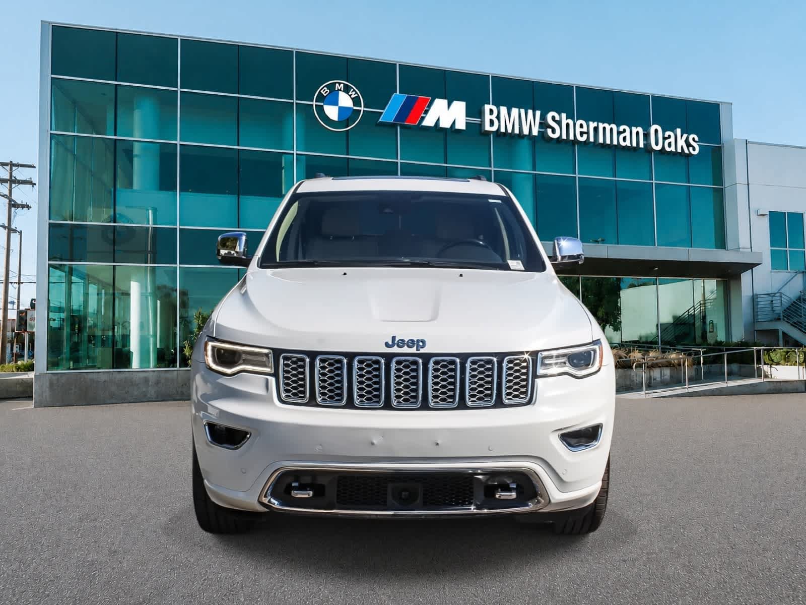Used 2021 Jeep Grand Cherokee Overland AWD/4WD image 2