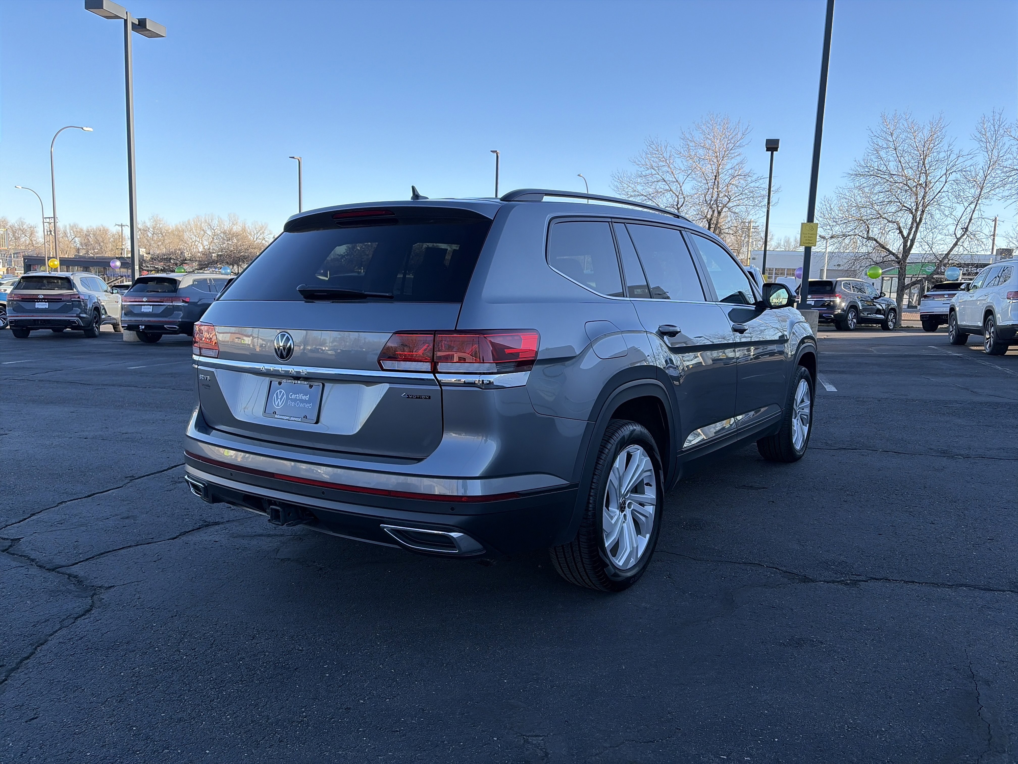 Used 2023 Volkswagen Atlas SE w/ Panoramic Sunroof Package image 5