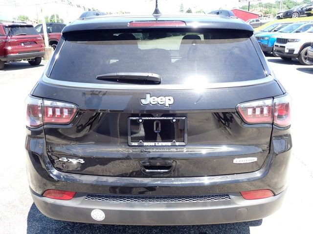 Used 2025 Jeep Compass Latitude AWD/4WD image 4