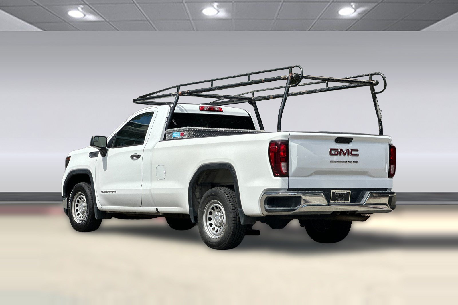 Used 2022 GMC Sierra 1500 Pro w/ Convenience Package RWD image 3