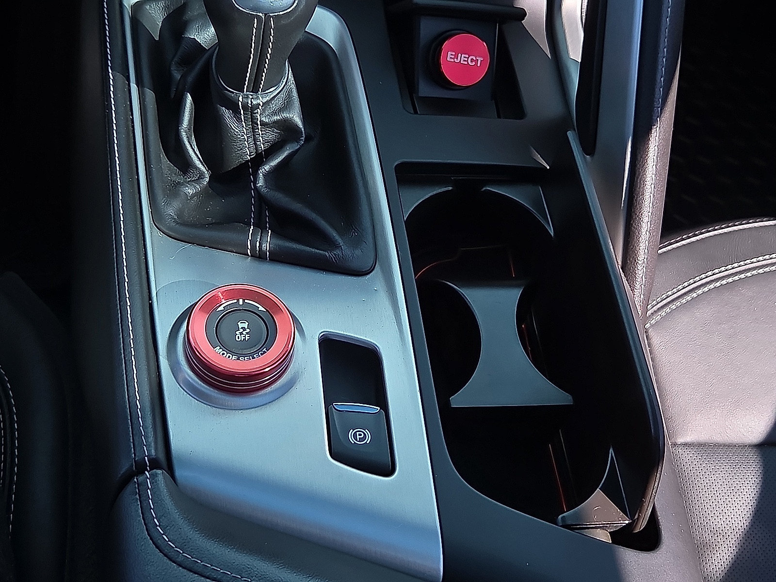 Used 2015 Chevrolet Corvette Stingray Coupe RWD image 18