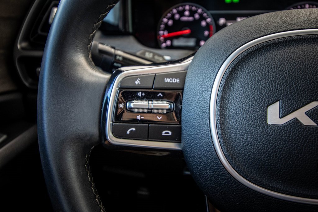 Used 2023 Kia Sorento S w/ Panoramic Sunroof Package image 29