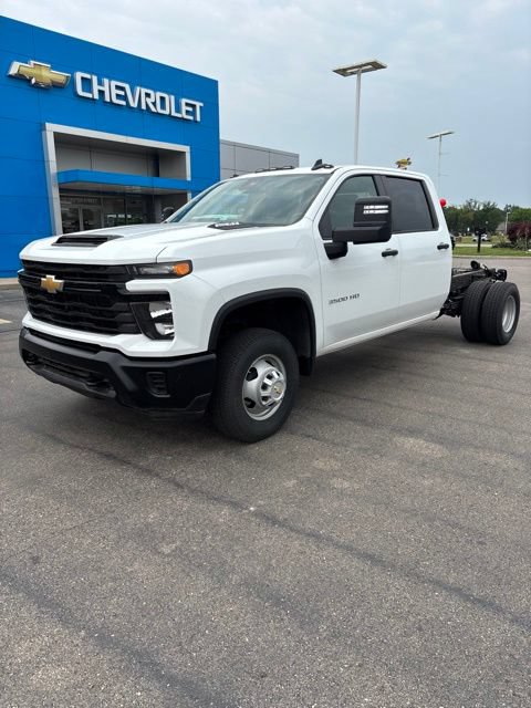 Used 2024 Chevrolet Silverado 3500 W/T w/ WT Convenience Package AWD/4WD image 1