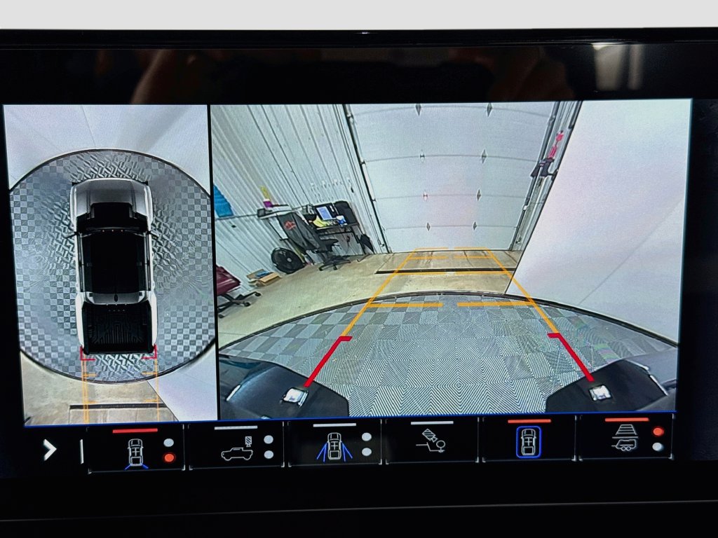 Used 2025 GMC Hummer EV 2X AWD/4WD image 14