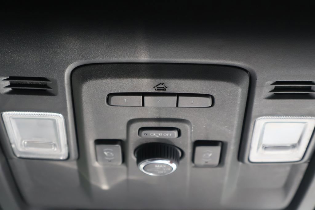 Certified 2024 Chevrolet Suburban Premier AWD/4WD image 28