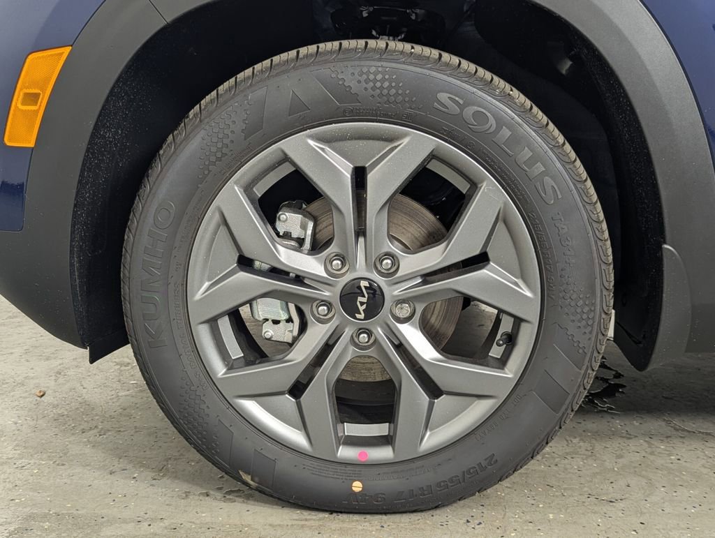 New 2026 Kia Seltos LX image 9