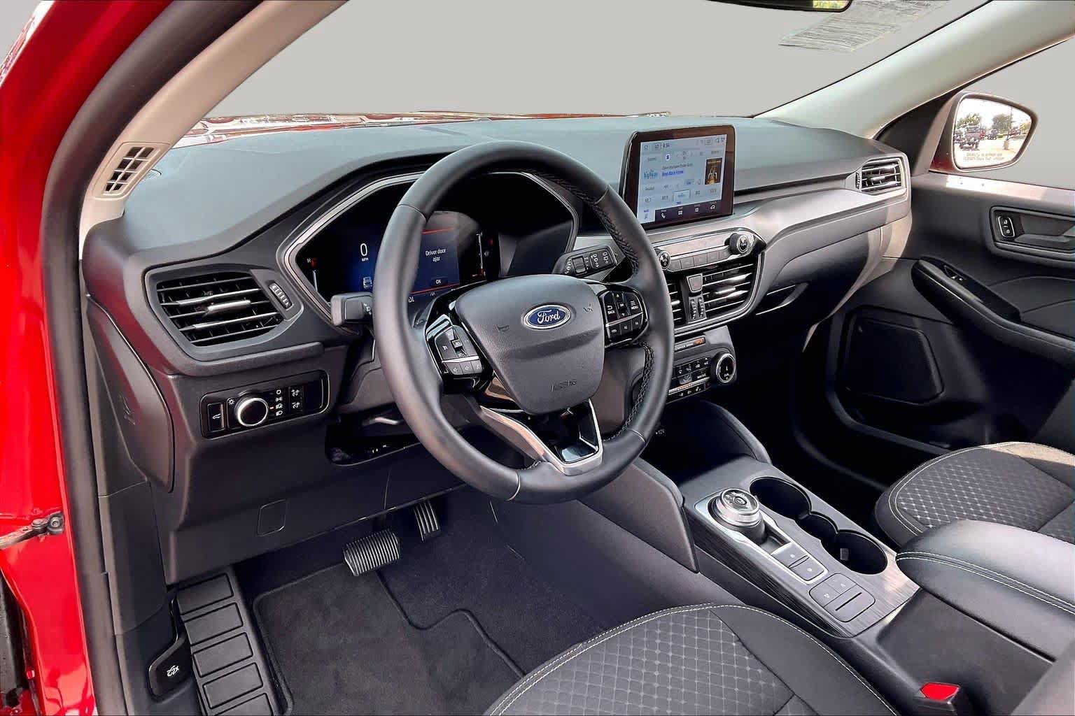 Used 2026 Ford Escape Active w/ Cold Weather Package FWD image 16
