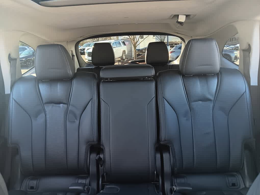 Used 2023 Acura MDX SH-AWD w/ Technology Package image 14