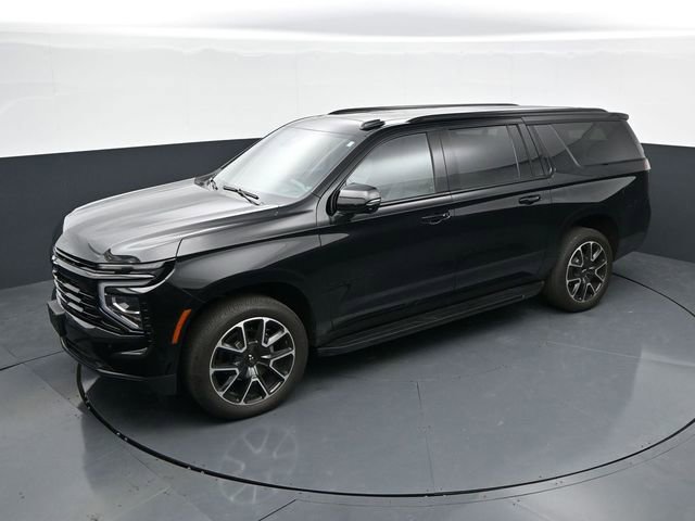 Used 2025 Chevrolet Suburban RST w/ Comfort Package AWD/4WD image 33