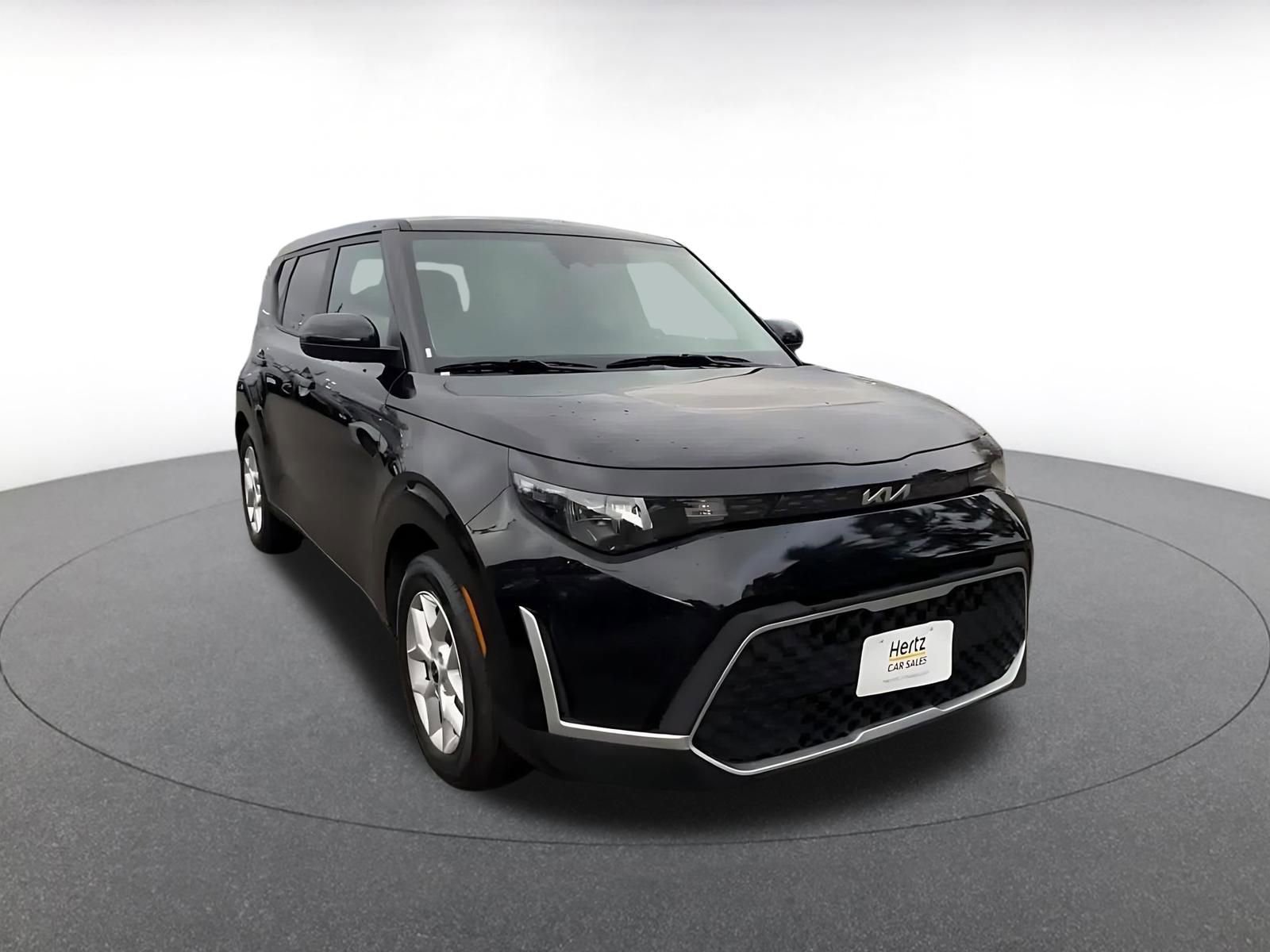 Used 2025 Kia Soul LX w/ LX Technology Package image 3