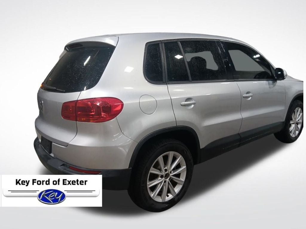 Used 2017 Volkswagen Tiguan Limited w/ Alloy Wheels Package AWD/4WD image 11