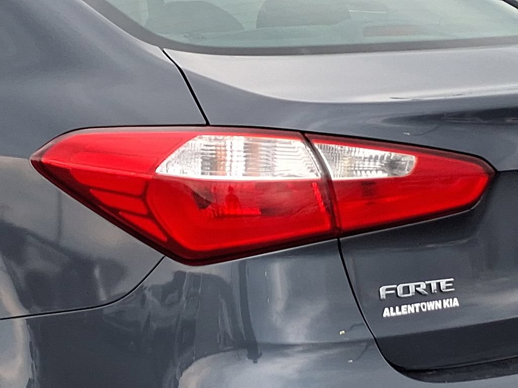 Used 2016 Kia Forte LX FWD image 11