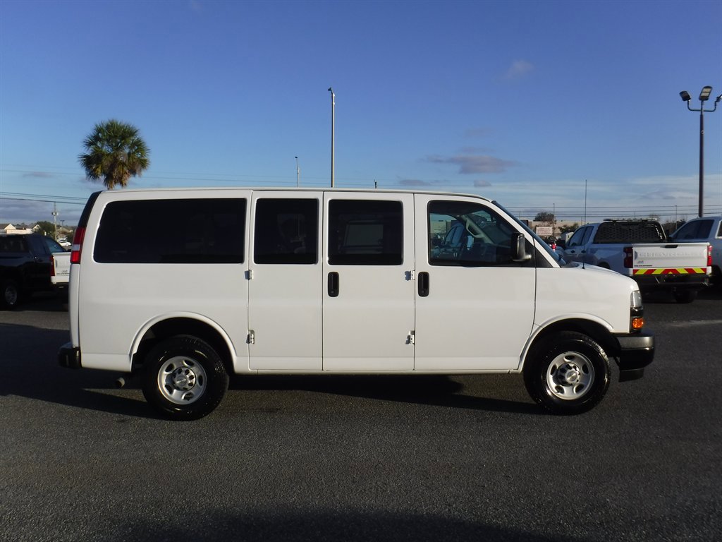 Used 2020 Chevrolet Express 3500 LS image 1