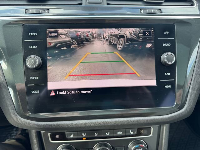 Used 2020 Volkswagen Tiguan SE w/ Panoramic Sunroof Package image 18