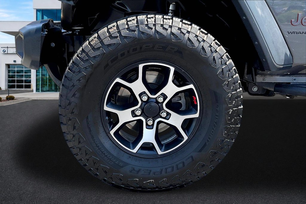 Used 2023 Jeep Wrangler Rubicon w/ Cold Weather Group AWD/4WD image 32