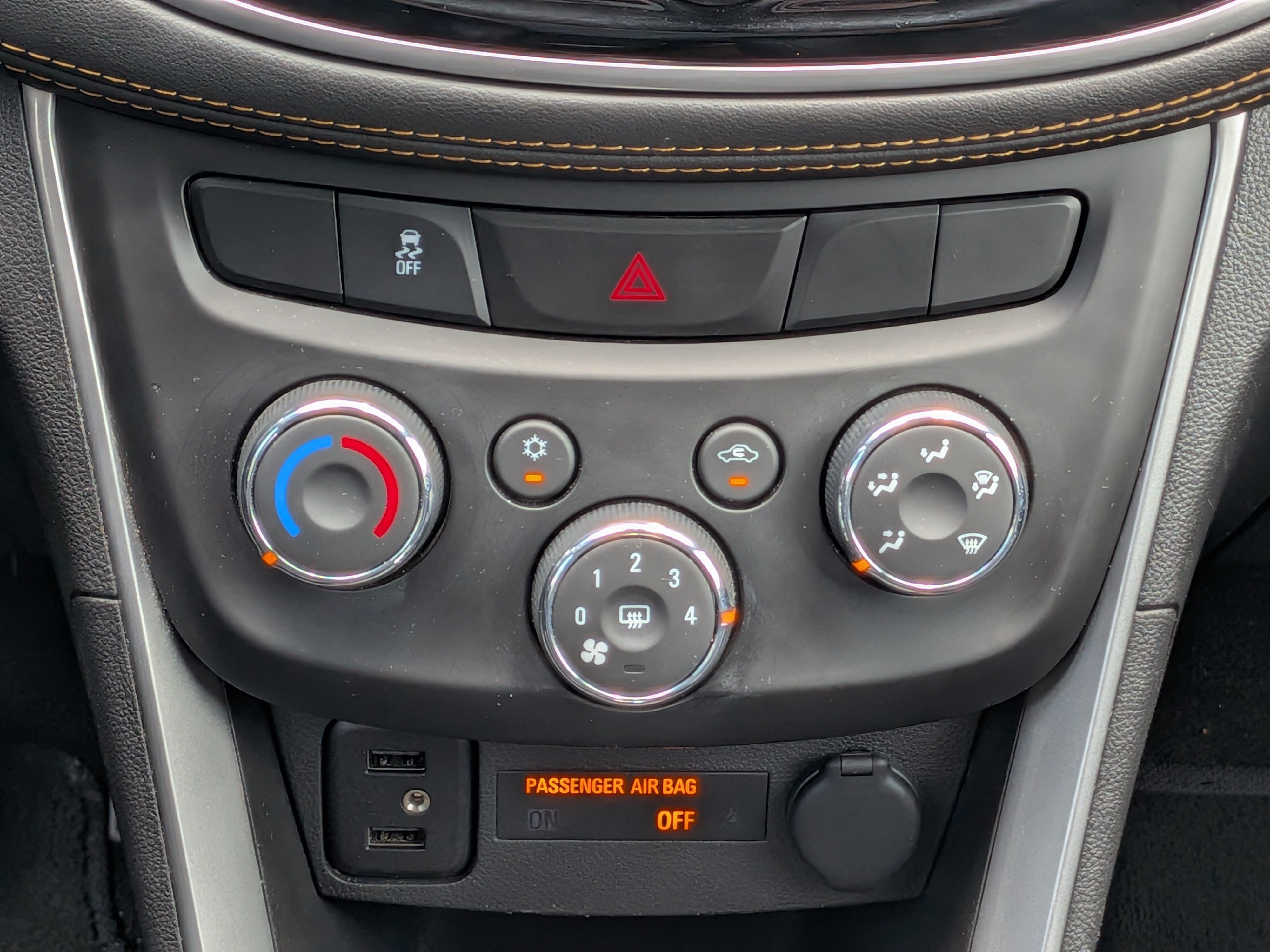 Certified 2022 Chevrolet Trax LT w/ LT Convenience Package AWD/4WD image 19