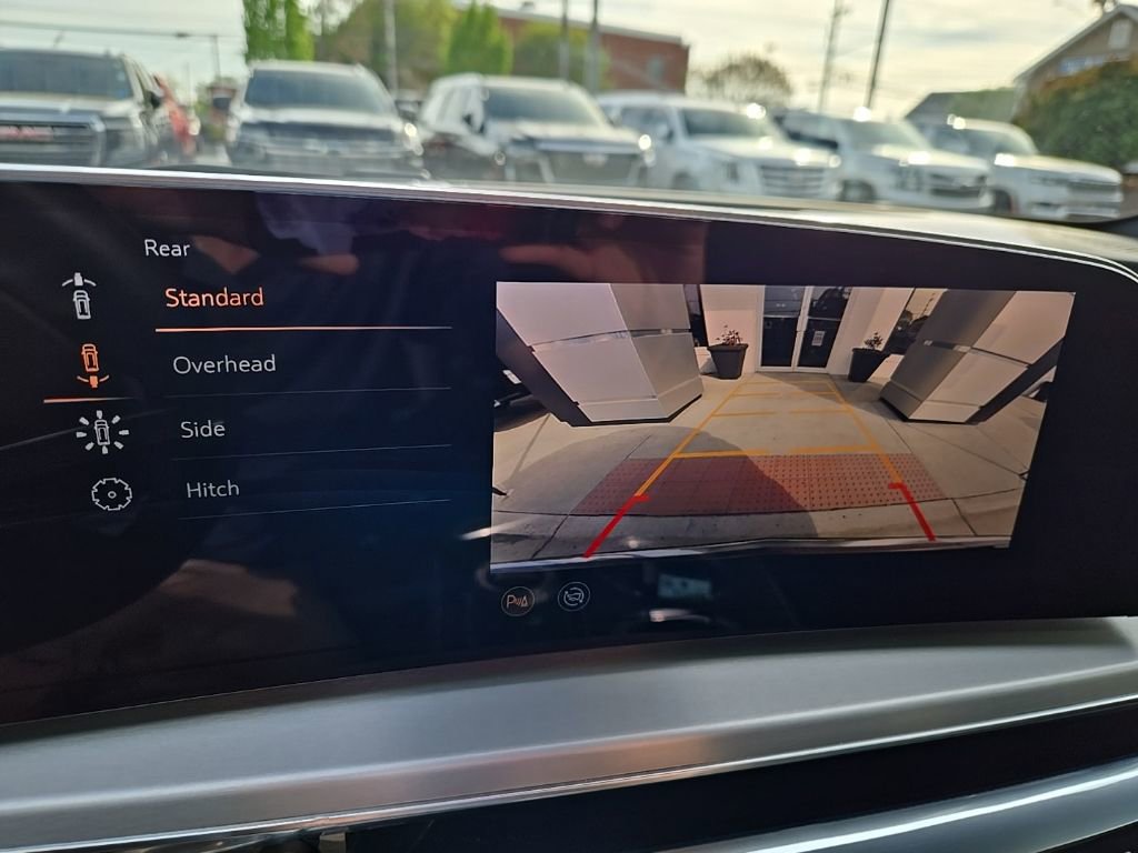 Used 2024 Cadillac Lyriq Luxury AWD/4WD image 33