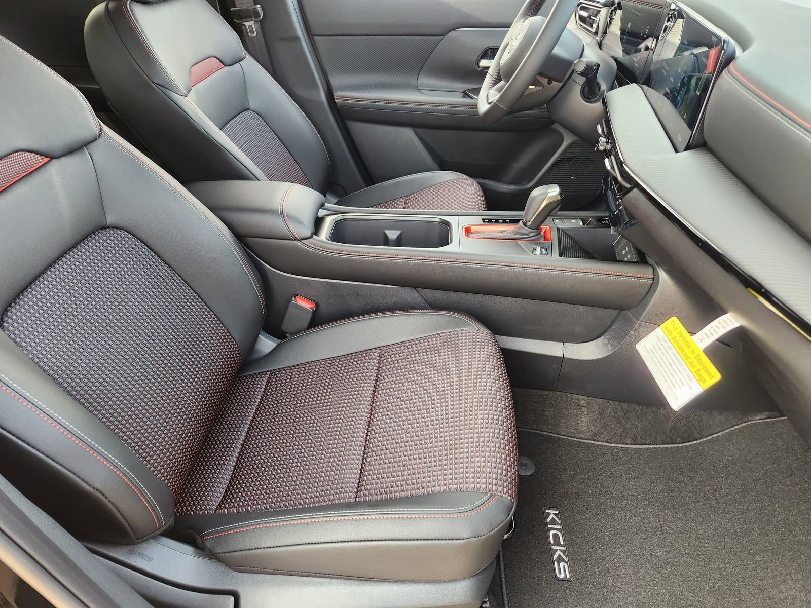 New 2026 Nissan Kicks SR image 14