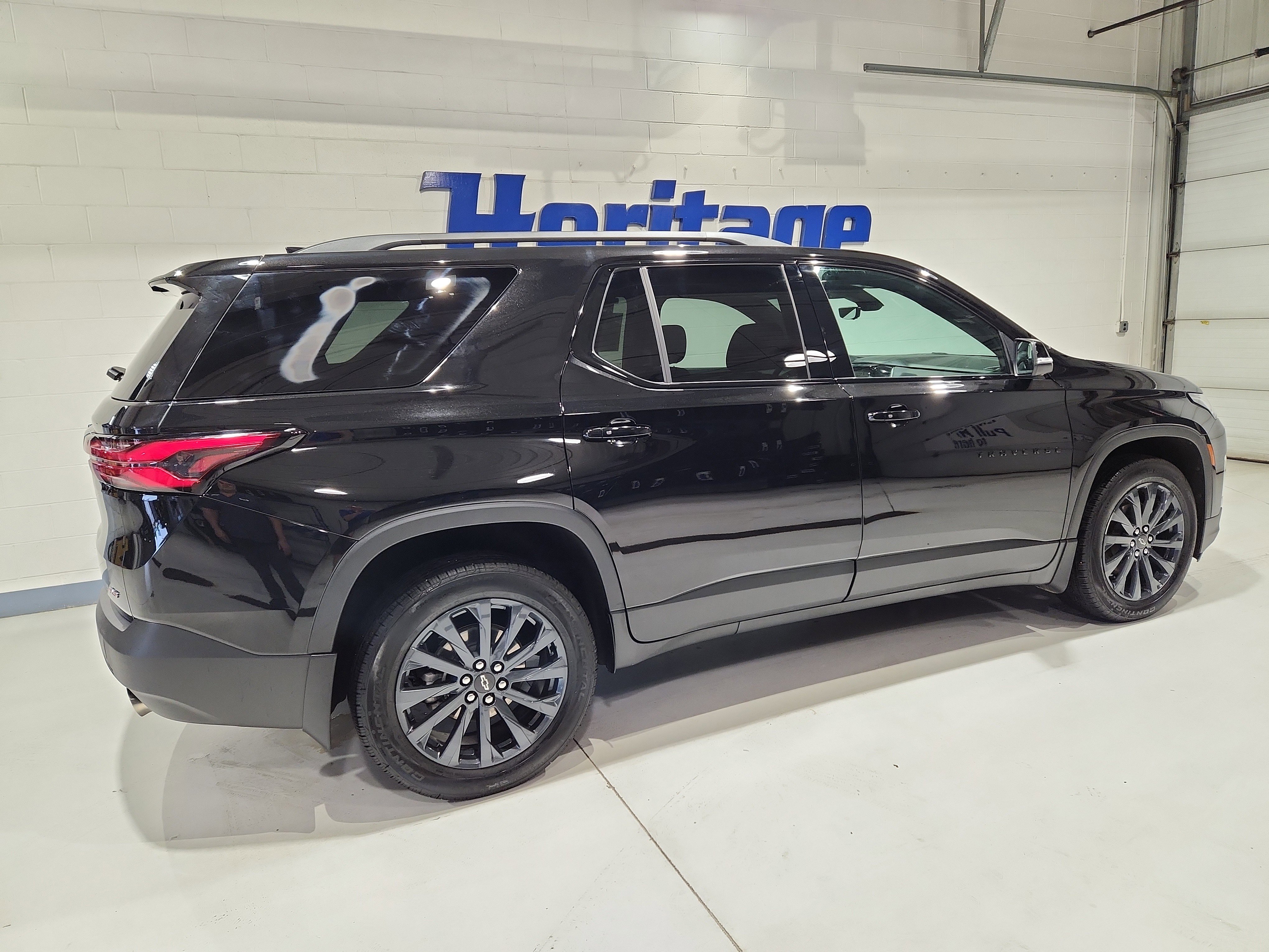 Certified 2023 Chevrolet Traverse RS image 30