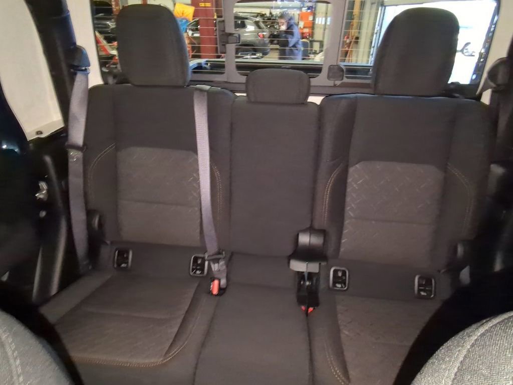 Used 2025 Jeep Gladiator Mojave w/ Convenience Group image 34
