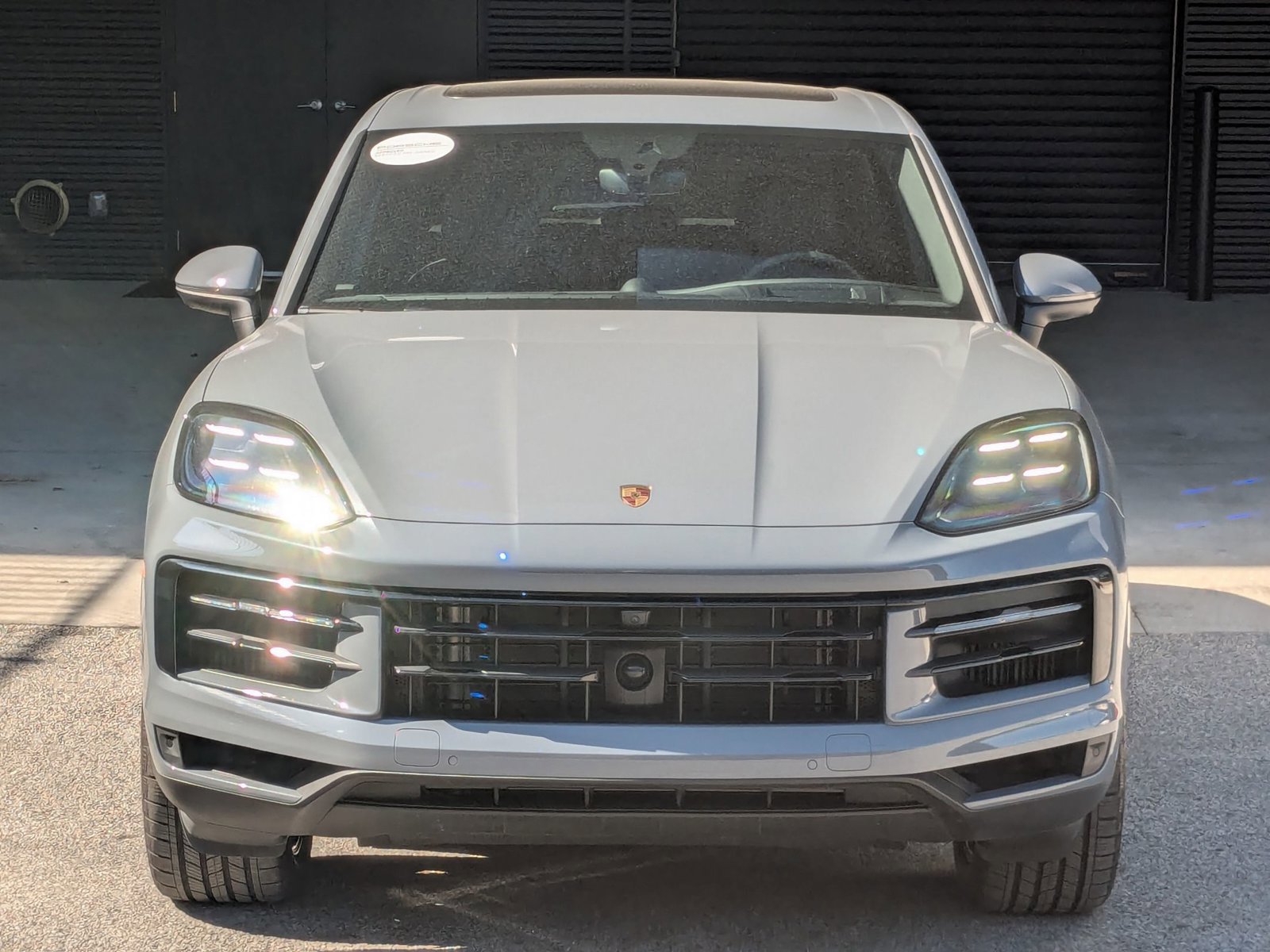 Certified 2025 Porsche Cayenne AWD/4WD image 4