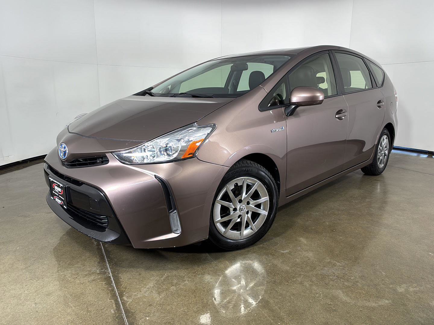 Used 2016 Toyota Prius V Three FWD image 1
