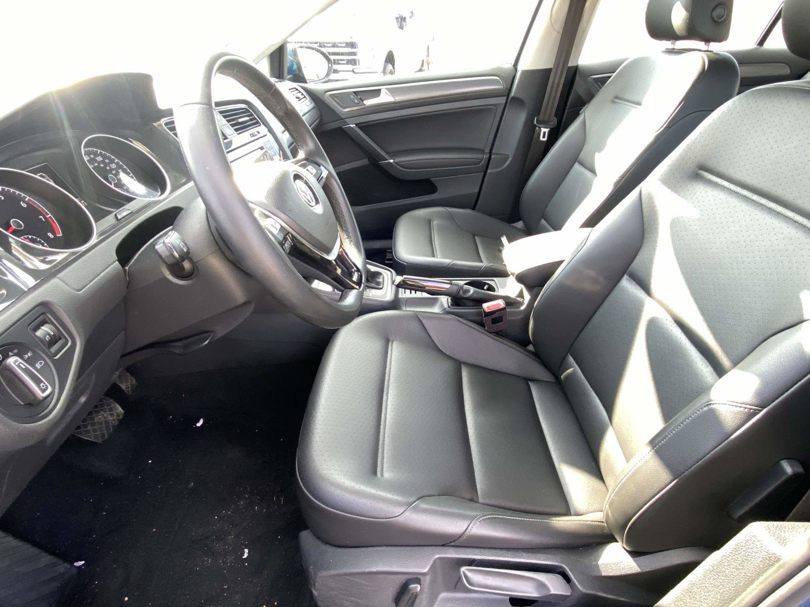 Used 2021 Volkswagen Golf 4-Door image 12