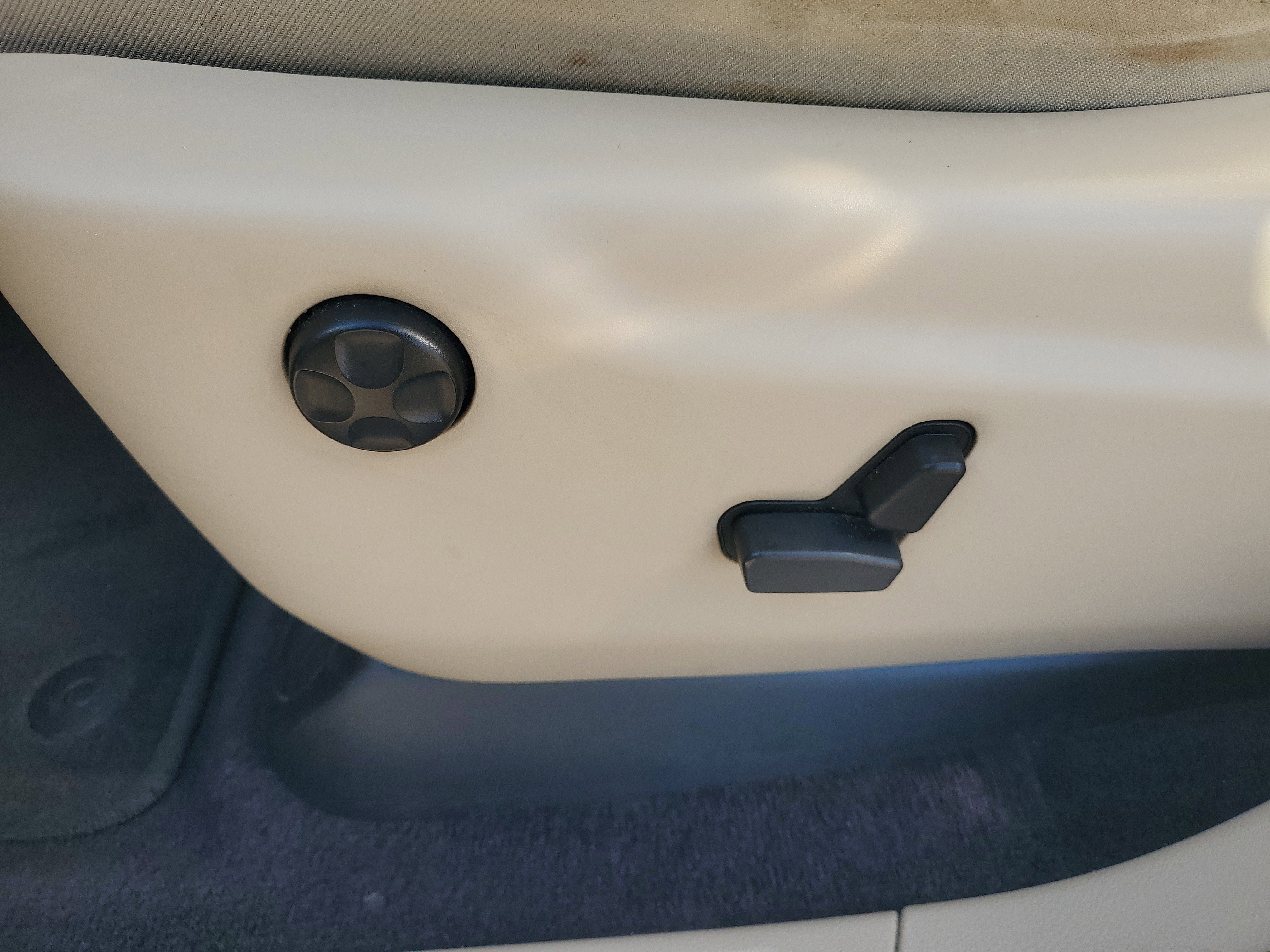 Used 2017 Jeep Grand Cherokee Limited image 9