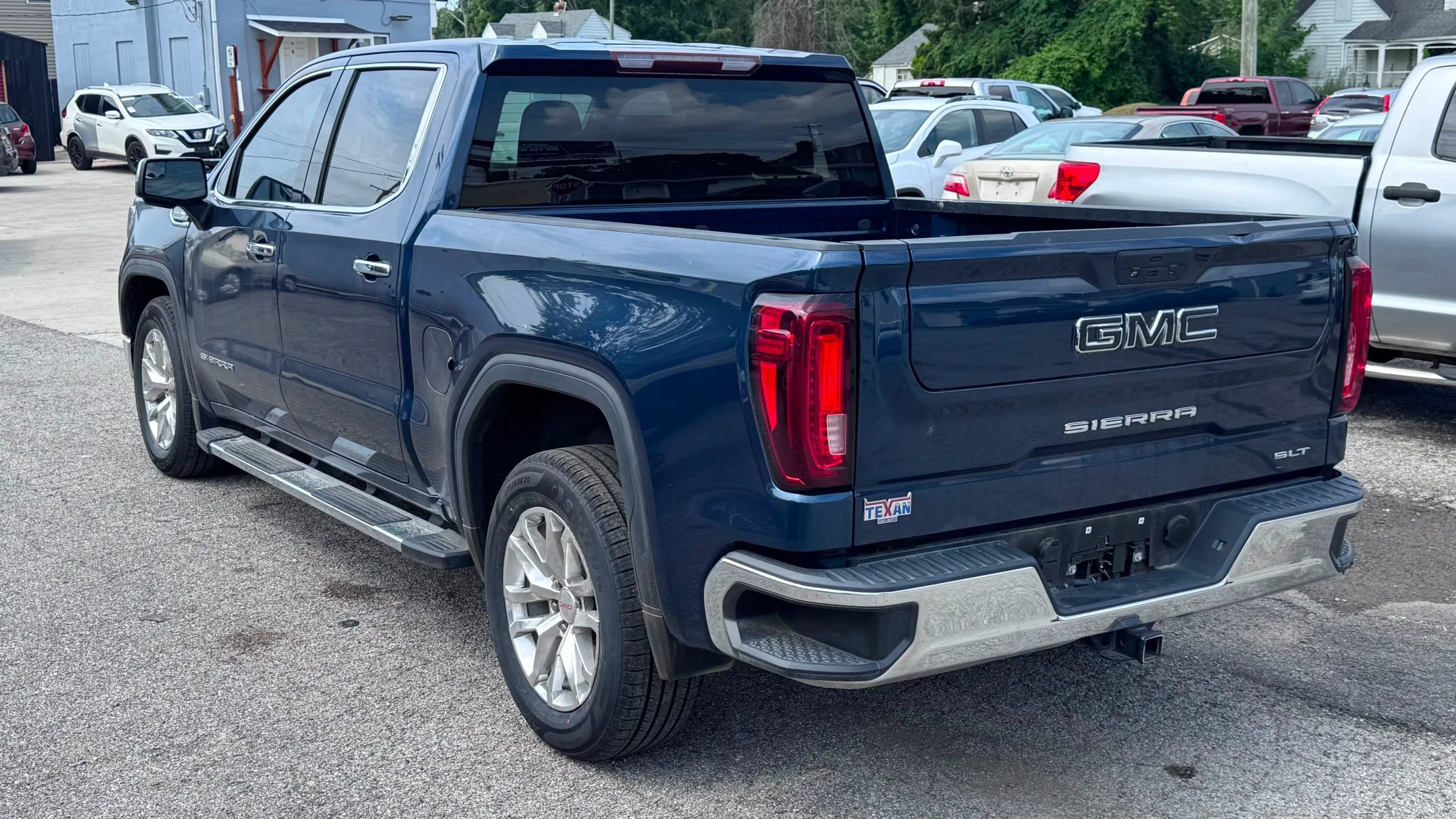 Used 2021 GMC Sierra 1500 SLT RWD image 3