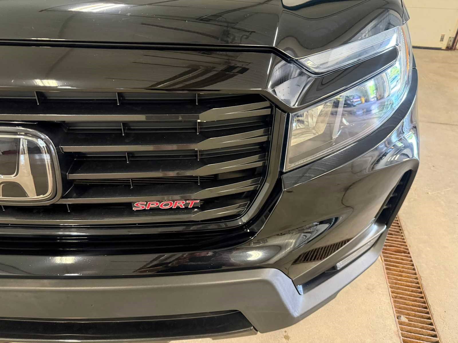 Used 2023 Honda Ridgeline Sport image 5