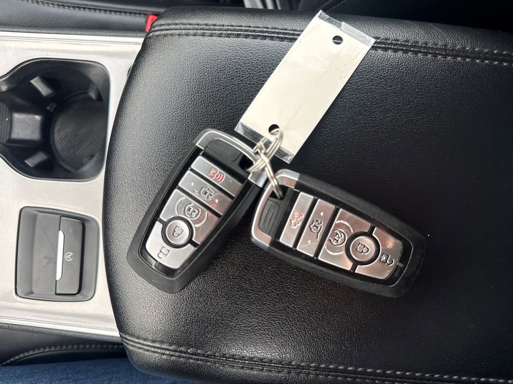 Used 2024 Ford Edge SEL w/ Convenience Package image 28