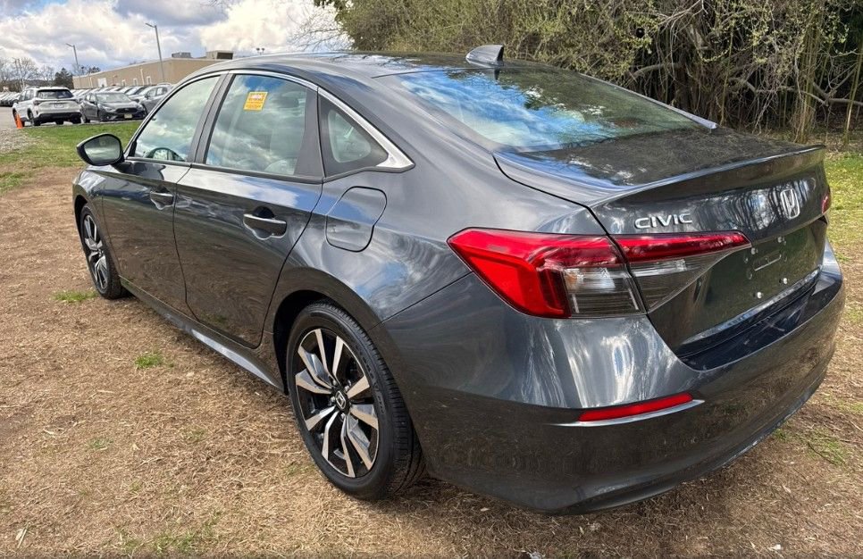 Used 2022 Honda Civic EX image 3