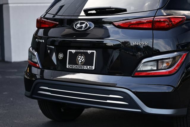 Used 2023 Hyundai Kona SE w/ Cargo Package FWD image 8