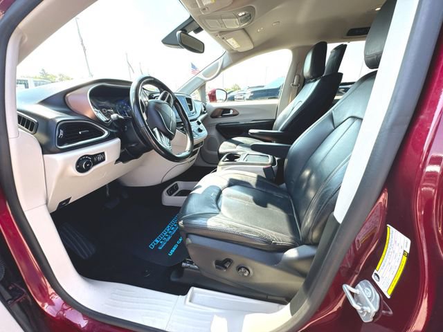 Used 2019 Chrysler Pacifica Touring-L Plus w/ Tire & Wheel Group FWD image 10