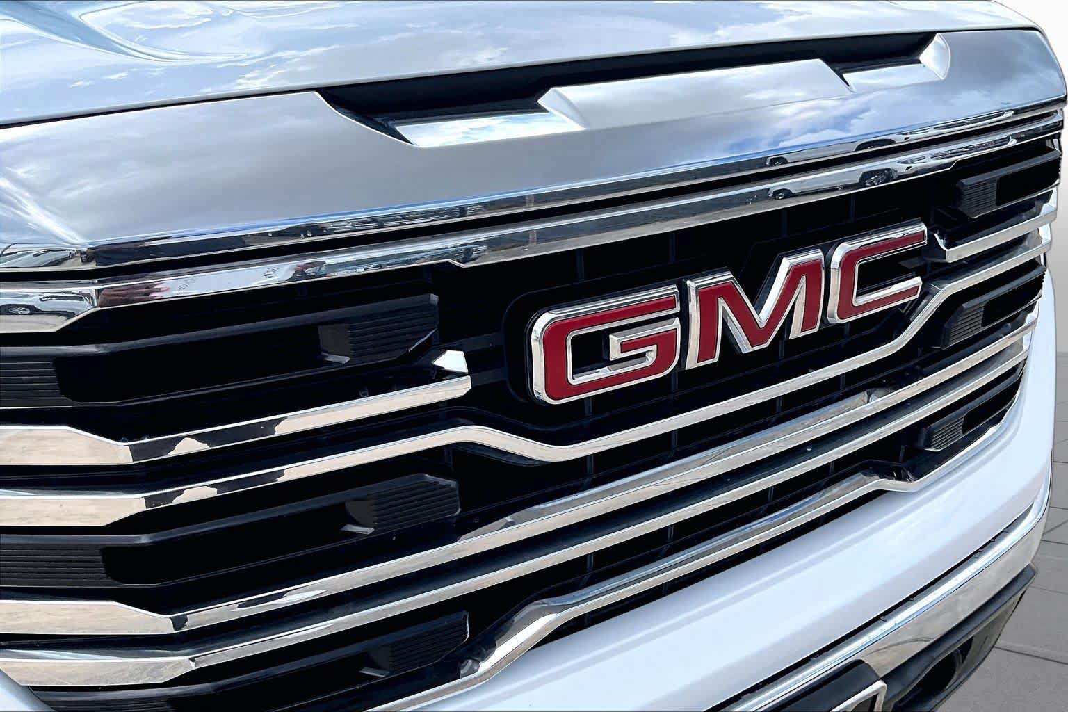 Used 2025 GMC Sierra 1500 SLT AWD/4WD image 30