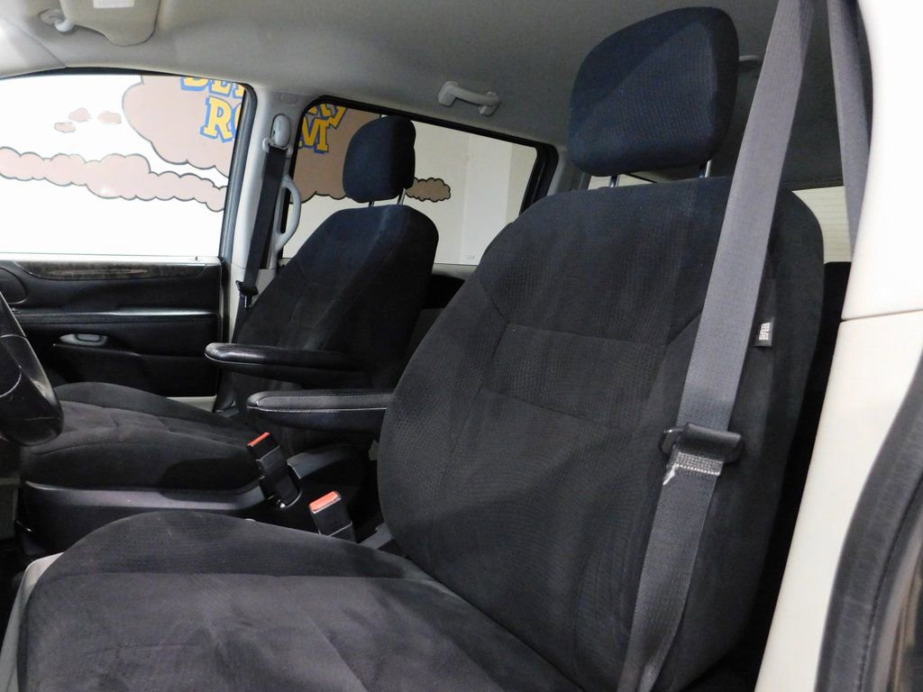 Used 2011 Dodge Grand Caravan SXT image 36