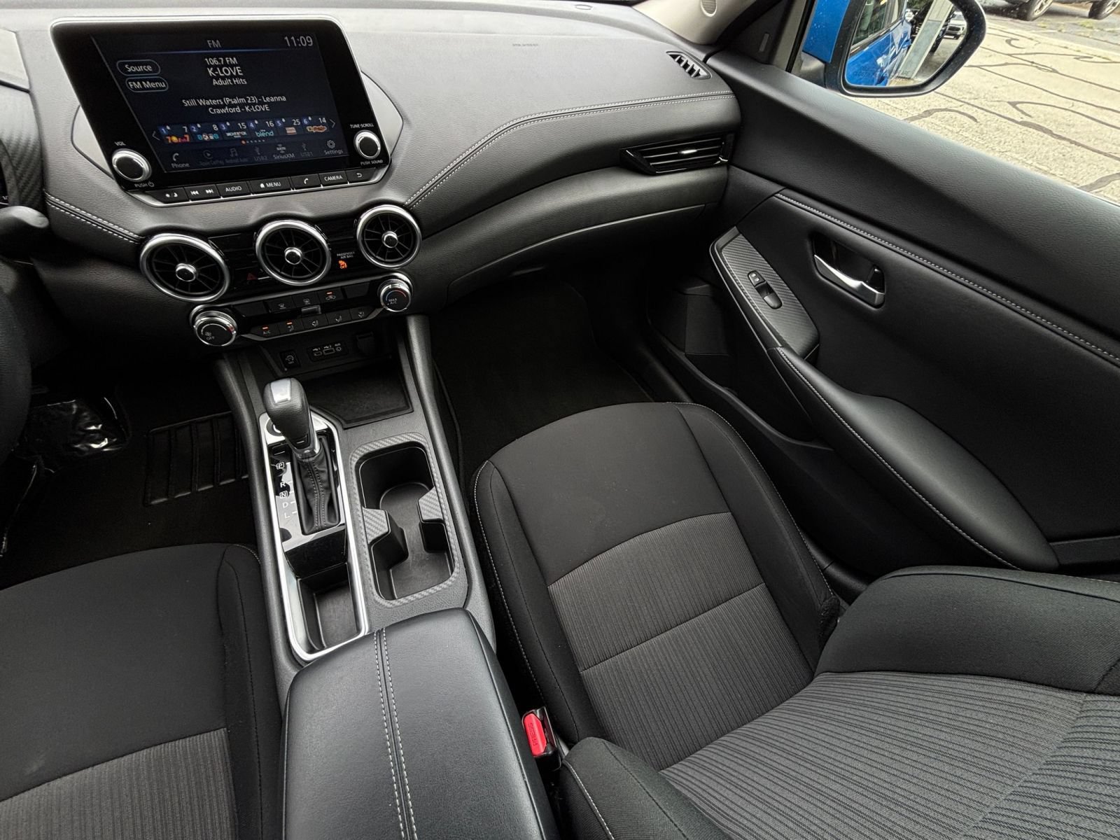 Used 2025 Nissan Sentra SV FWD image 33