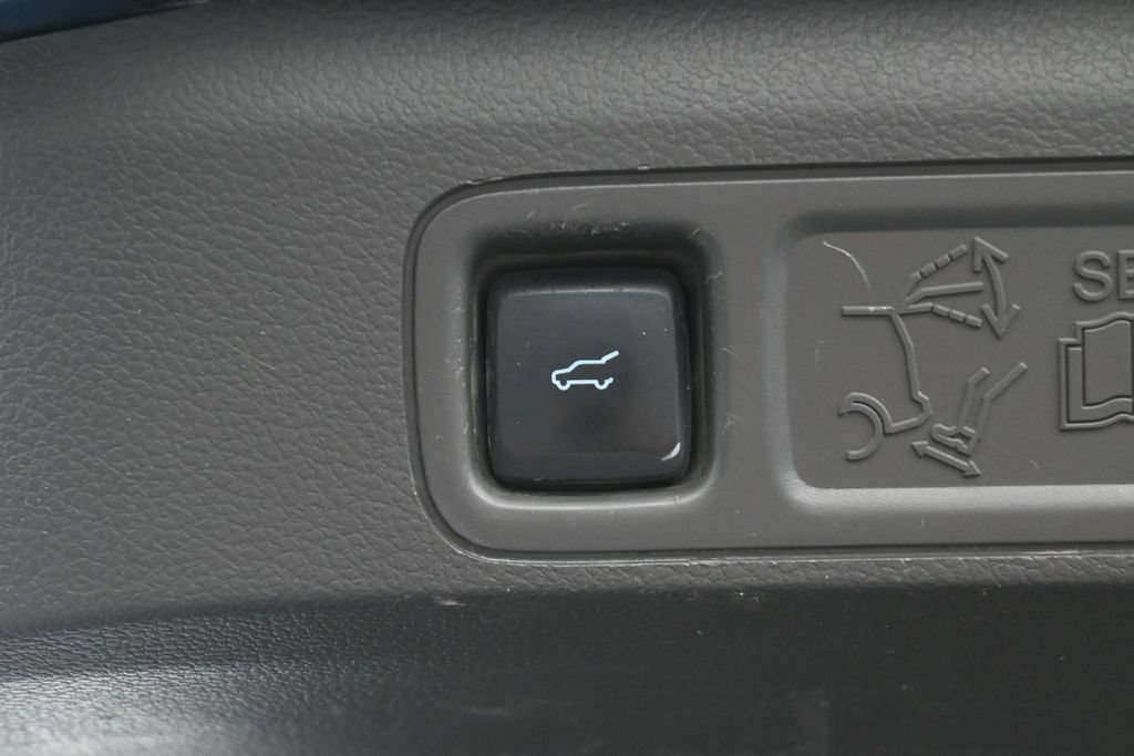 Used 2019 Ford Expedition XLT w/ Equipment Group 202A RWD image 41