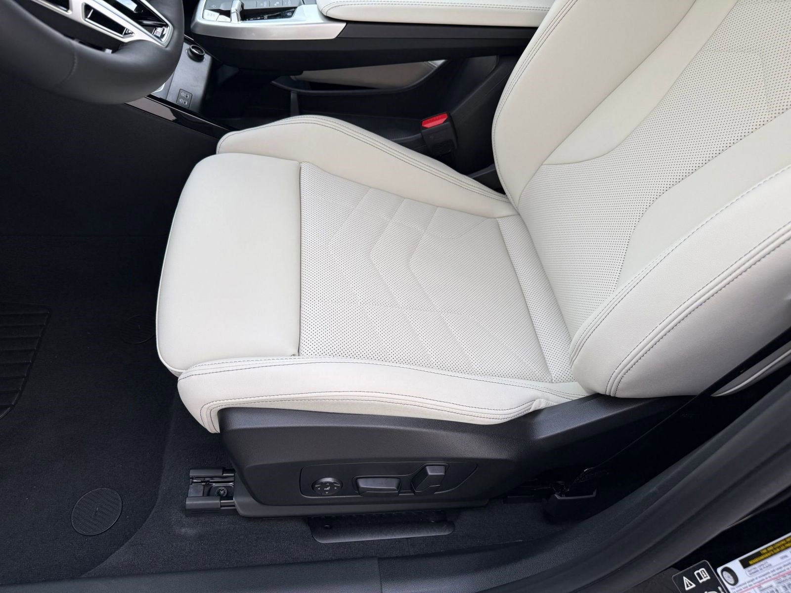 New 2026 BMW X2 xDrive28i w/ M Sport Package image 12