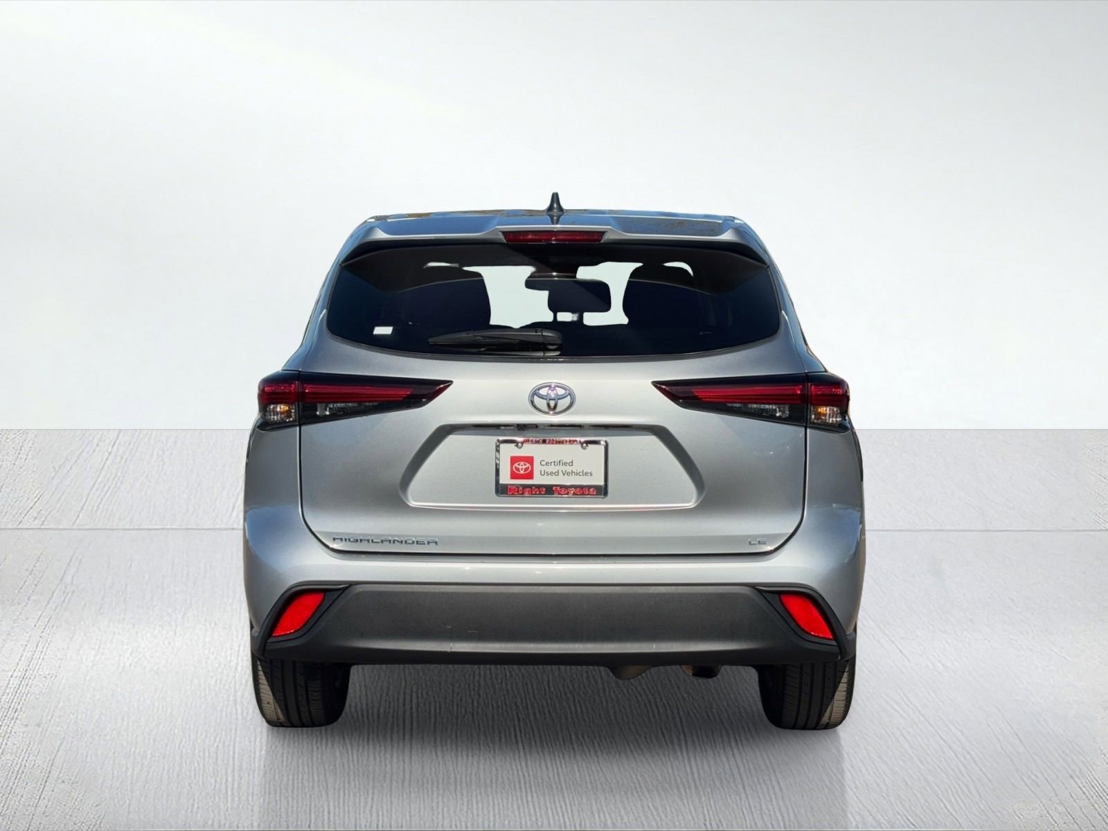 Certified 2025 Toyota Highlander LE image 8