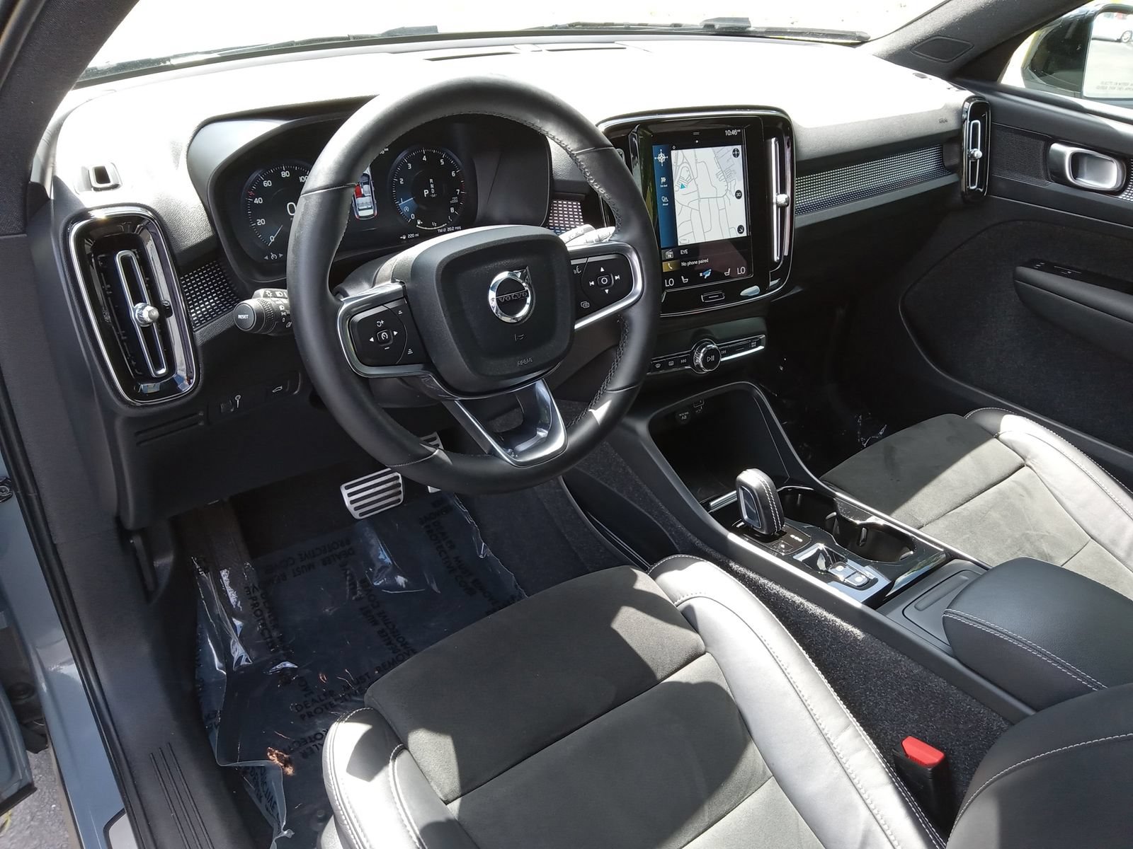 Used 2022 Volvo XC40 T5 R-Design w/ Climate Package AWD/4WD image 12